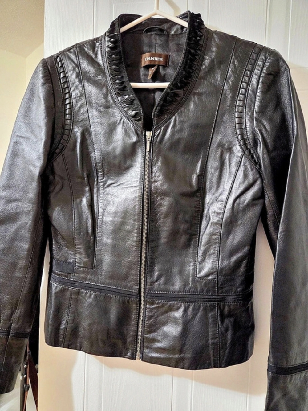 Danier Black Genuine Leather Jacket Suede Trim Ribbon Detail Women’s Small
